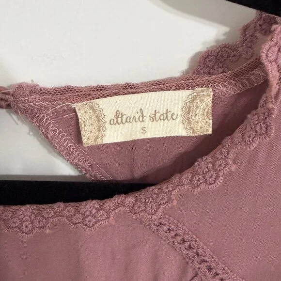 Altar’d State Mauve Lace Boho Shift Dress | Sleeveless Keyhole Back | Size Small - Picture 3 of 11